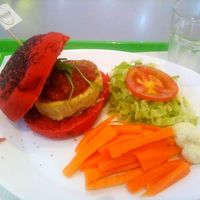 Chickpeas burger with beetroot bread at Vegana Burgers - Atrium Saldanha in Lisbon