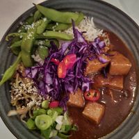 Orange ginger tofu bowl at Blackbird in Gothenburg