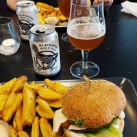 Somrig burgare: Seitan burger in sourdough bun with mayo, salad, tomato, ruccolapesto, their own mozzarella. at Blackbird in Gothenburg