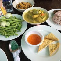 Tofu starter & spicy buffet bowls at Vegan Khunnay in Koh Samui