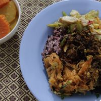 Vegan buffet at Vegan Khunnay in Koh Samui