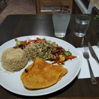 meal of the day featuring a vegan omelette at Invita Fresh Food in Toulouse