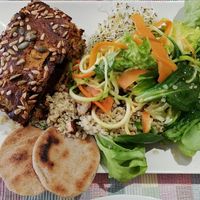 Gratin accompagné de sa salade et quinoa at Invita Fresh Food in Toulouse