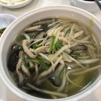 Random noodle dish we picked have no idea what is was 😂 had the spicy 🌶 symbol next to it at Shindongyang - 신동양반점 in Seoul