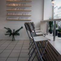 The window seating
 at Greentrees The Juicery - Münsterstr in Dusseldorf