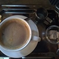 Koffie met havermelk at Komkommertijd in Ghent