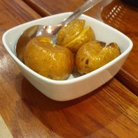 Here's what a portion of their smashed potatoes looks like... at Com Pinta in Ericeira