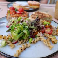 Various hearty bites during brunch (pasta, sandwiches) at De KleinKeuken in Kortrijk