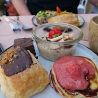 Various sweet bites during brunch at De KleinKeuken in Kortrijk