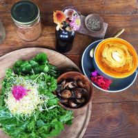 Tumeric cacao latte + 'plant powered' at Pels Supershop in Tibubeneng