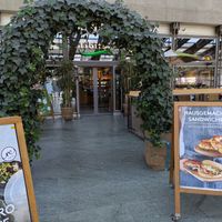 Von außen (oben im Bahnhof) at Tibits in Luzern