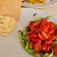 Hummus und Zucchini Spaghetti at Ecru in Rome