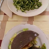 raw burger and spaghetti zucchini  at Ecru in Rome