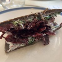 Hamburguesa de remolacha con pan proteico  at Ecru in Rome