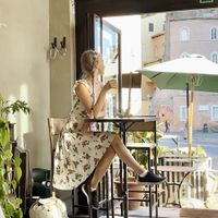 Enjoyed that one can sit and watch the street 🥰🌸  at Ecru in Rome