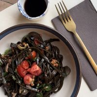 Seaweed spaghetti (not much taste, should have had more basil and such 🌿 but I liked the idea ☺️)  at Ecru in Rome