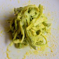 asparagus tagliatelle with asparagus, turmeric and curry souce at Ecru in Rome