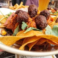 Naxhos with vegan Bolognese and vegan meatballs at Sausalitos in Aachen