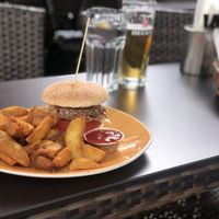 Vegan burger and potato wedges at Sausalitos in Aachen