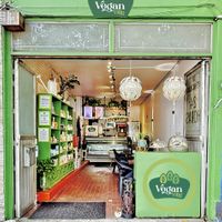 Te esperamos 💚  at Vegan Ville in Mexico City