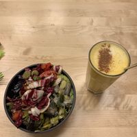 Kleiner Salat und Kurkuma Latte at Sprout in Dresden