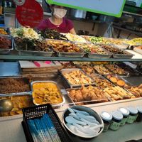 Lots of variety at Mi Le Vegetarian 弥乐素食 in Central Singapore