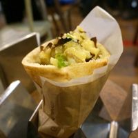 Pita w/potatoes at Miznon in Paris