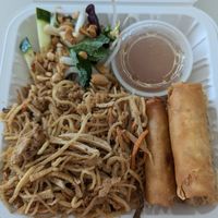 Pad Thai plate at Mama's Tofu in North York