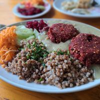 Kotlety buraczkowe z szałwią i kaszą w sosie pieczarkowym at Bar Górski in Zakopane