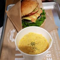 Ripple cheeseburger + mac & cheese at Ain Soph.Ripple Kabukicho in Tokyo