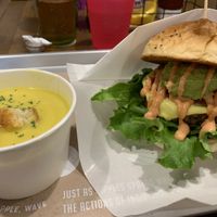 Ripple a Cheeseburger  at Ain Soph.Ripple Kabukicho in Tokyo