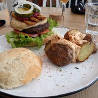 Burger at Paper Plane in Nice