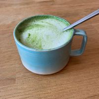 Matchalatte mit Mandelmilch at Paper Plane in Nice