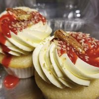 cupcakes at Organically Twisted in Naples