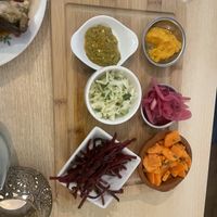 Diverse groenten en dips   at D&A Hummus Bistro - Westerstraat in Amsterdam