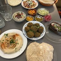 Vegan taster menu (missing cauliflower came later)   at D&A Hummus Bistro - Westerstraat in Amsterdam