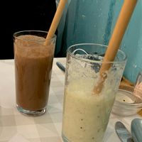 Chocolate & peanut smoothie / exotic smoothie (kiwi banana) at Le Petit Pressoir in Liege