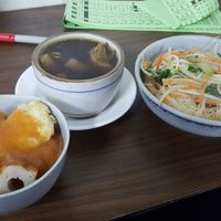 甜不辣(left), herbal soup (center), and rice noodle (right) at Xiū Yuán SùShí 修圓素食 Sho Yuan Su Shih in Taipei