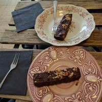 Raw choco noten cakeje mmmm at Zest for Life in Amsterdam