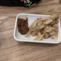 Homemade chilli paste and pickles at Quán Zhēn SùShí 全真素食 in Taipei