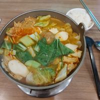 Stinky tofu and mushroom hot pot at Quán Zhēn SùShí 全真素食 in Taipei
