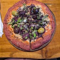 Pizza fugazzeta at Curcuma in El Chalten