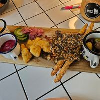 'Vegan snacks' (14€) at Kohvik Must Puudel in Tallinn
