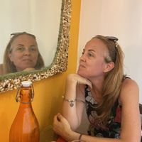 Io 😅nello specchio con cornice fatta di legumi  at Fior di Cucuzza in Matera