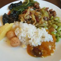 Buffet food at Wenshu Temple Restaurant 心香 in Chengdu