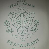 מציעים מגוון מנות  משלבים את המזרח הרחוק עם שוויץ at Hiltl - Dachterrasse in Zurich