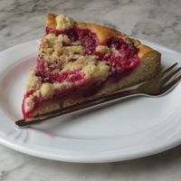 vegan plum streusel cake at Cafe Schrill in Saarbrucken