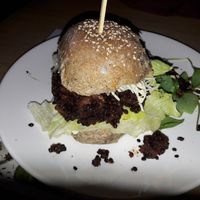 burger at Oproer Brouwerij in Utrecht