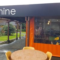 Outside at Soulshine Cafe in Auckland
