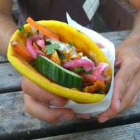 Pita tikka masala (8,50 euros) at Vleesch Noch Visch in Amsterdam